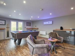 Upper Sheriffs Place