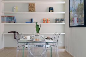 Deluxe Two-Bedroom Apartment with Terrace - Split Level