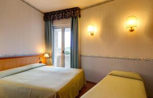 Triple Room room in Hotel Palace