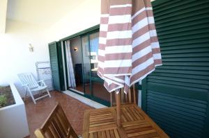 8 1 Figueirinhas - Casas & Papéis