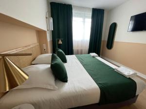 Hotels Grand Hotel Saint-Aignan : Chambre Double Économique