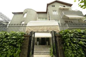 4 star viesnīca Hotel de Paris Tirāna Albānija