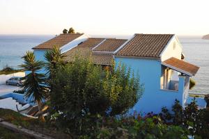 Agios Georgios - 2 Beds - Sleeps 5 - Free Parking - 4hvězdičkové hotely ve městě Agios Georgios Pagon