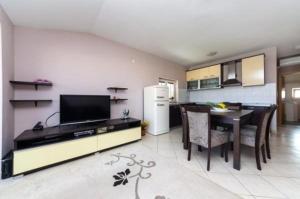 Apartment in Zaton (Zadar) with sea view, terrace, air conditioning, Wi-Fi (4814-2)