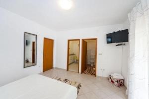 Apartment in Zaton (Zadar) with Terrace, Air conditioning, Wi-Fi, Washing machine (4814-4)