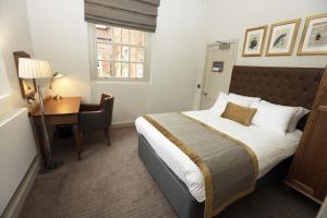 Standard Double Room room in Chicheley Hall
