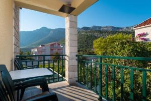 Apartment in Orebic with balcony, air conditioning, WiFi, dishwasher (4934-5)