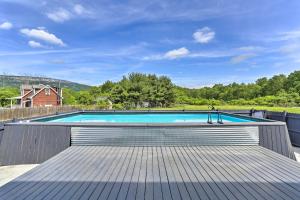 Holiday Home room in Home with Hot Tub by Minnewaska State Park!