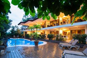 Pumilio Mountain & Ocean Hotel