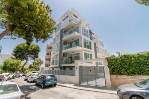 Las Encinas at Puerto Marina