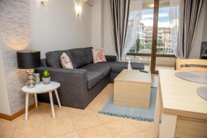 Sunny apartment in a complex with a POOL and GYM by Flаt Manаger