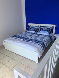 LEFFET MER, DUPLEX SUR LE PORT AVEC SES 2 TERRASSES VUE MER