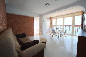 Las Damas Premium 23F Beach Front - Pool & Parking