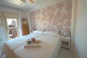 Las Damas Premium 23F Beach Front - Pool & Parking