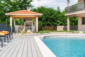 Luxury Villa Santa Cruz with XL pool and Jacuzzi