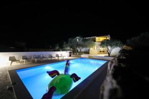 Holiday house in Drage with terrace, air conditioning, WiFi, washing machine (4884-1) 