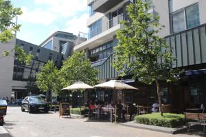 Furnished, 1-bedroom, luxury apartment in Menlyn Maine