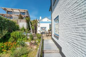 Family Villa behind the Beach