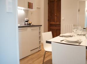 Appartements Les Charmettes du 6eme - Aulyondort : photos des chambres