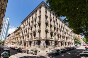 AllOmbra del Grattacielo by Wonderful Italy