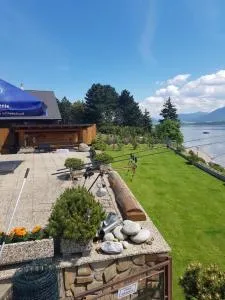 Drevenica MARKA beachfront stunning view cottage by the lake - Vyšnie Dehtary