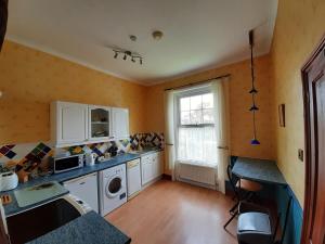 Winterton Hall Sleeps 2 w Parking - Pet Friendly