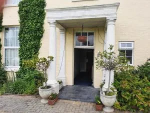 Self Contained apartment in Winterton Hall - Somerton