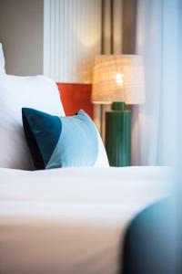 Hotels Hotel Le Cafe de Paris : photos des chambres