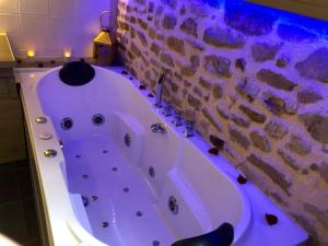 Hotels Logis Hotel Oasis : photos des chambres