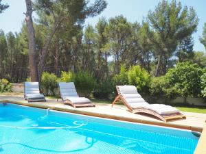 Villas VILLA 6 PERSONNES /PISCINE/CAMPAGNE/TERRAIN DE PETANQUE/15 km BANDOL : photos des chambres