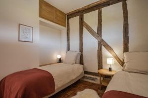 Maisons d'hotes La Grange De Leonie, Chambres d'hotes avec Piscine et Spa : photos des chambres