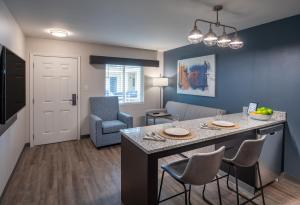 stayAPT Suites Alexandria-Fort Belvoir