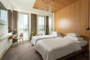 Deluxe Double Room room in Hotel Golf