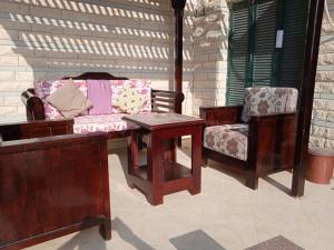 STUDIO 3 Chalet2 BY THE POOL SEA VIEW 114 GREEN BEACH