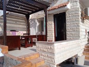 STUDIO 3 Chalet2 BY THE POOL SEA VIEW 114 GREEN BEACH