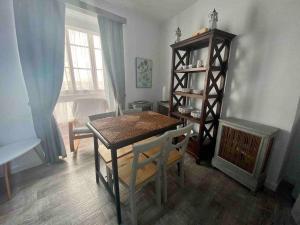 Anticuario en el Teatro Falla