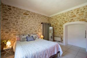 Maisons de vacances Portail Du Ventoux Central Luxe Jardin Linge fourni : photos des chambres