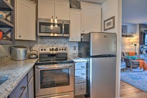 Eclectic Condo with Balcony 1 Block to Beach!