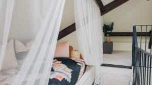 The Loft at 82 Cathedral with Parking