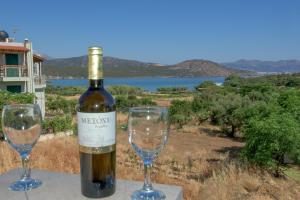 Rafaela Apartments - 3hvězdičkové hotely ve městě Istron