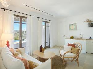 1 Bedroom Home Sea View with Private Pool  room in Bonzoe Homes & Villas