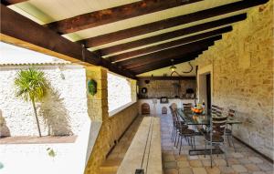 Maisons de vacances Stunning Home In Bourg Saint Andol With Wifi, Private Swimming Pool And Outdoor Swimming Pool : photos des chambres