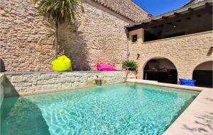 Maisons de vacances Lovely Home In Bourg Saint Andol With Kitchen : photos des chambres