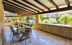 Maisons de vacances Stunning Home In Bourg Saint Andol With Wifi, Private Swimming Pool And Outdoor Swimming Pool : photos des chambres