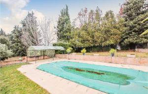 Maisons de vacances Awesome Home In Goult With 5 Bedrooms, Wifi And Private Swimming Pool : photos des chambres