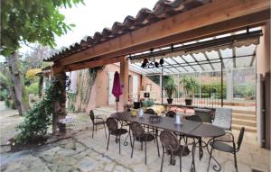 Maisons de vacances Awesome Home In Goult With 5 Bedrooms, Wifi And Private Swimming Pool : photos des chambres