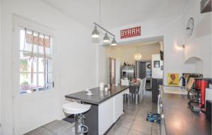 Awesome Home In Capendu