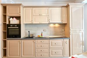 Beachfront Sea View Apartment - Spa Pools beach Resort