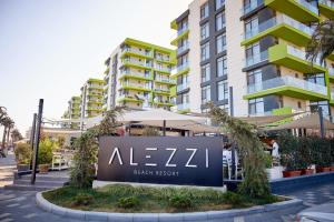 Beachfront Sea View Apartment - Spa Pools beach Resort