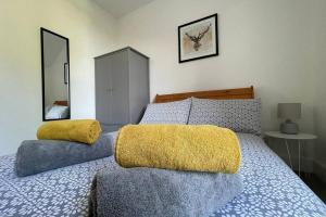 No 10 Immaculate City Centre, Top Floor 2 Bed Flat with Free Parking